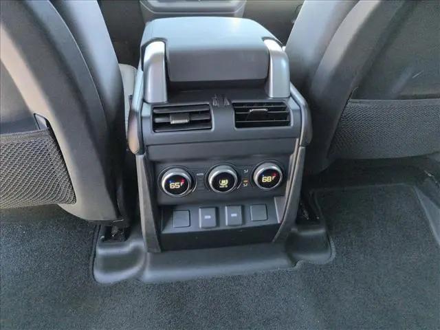 2023 Land Rover Defender 130 X-Dynamic SE