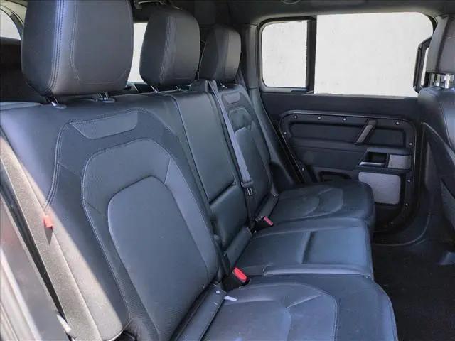 2023 Land Rover Defender 130 X-Dynamic SE