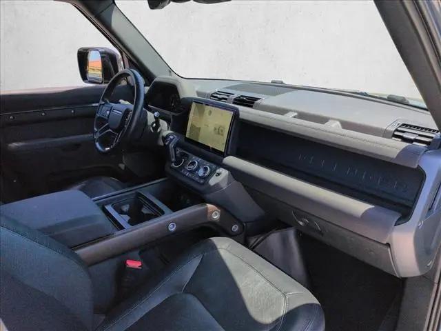 2023 Land Rover Defender 130 X-Dynamic SE