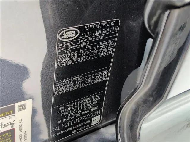 2023 Land Rover Defender 130 X-Dynamic SE