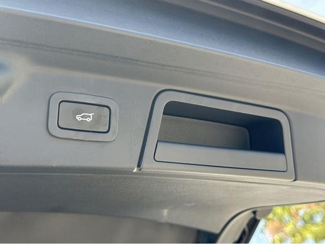 2022 Land Rover Range Rover Velar P250 R-Dynamic S