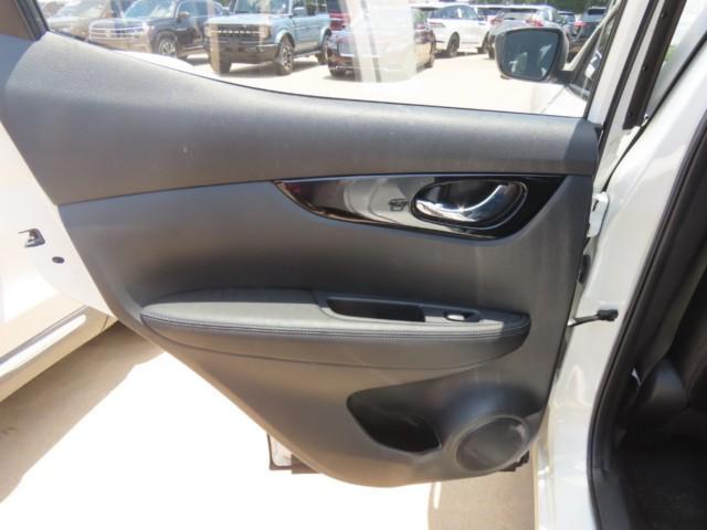 2021 Nissan Rogue Sport SL FWD Xtronic CVT