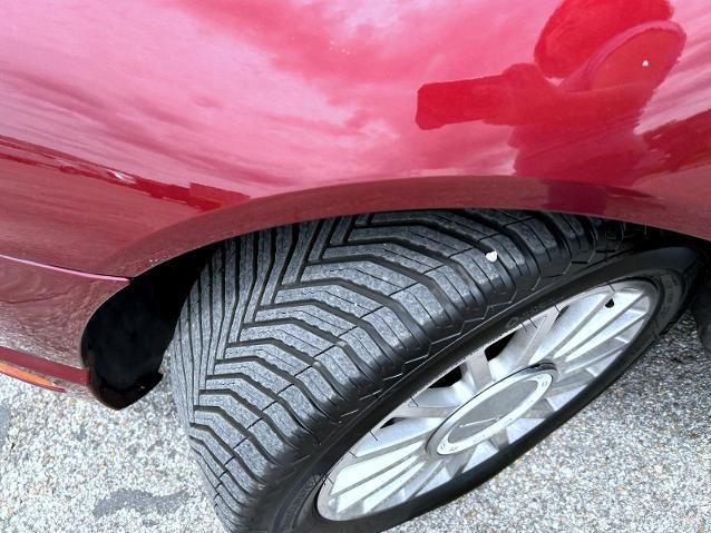 2004 Ford Thunderbird Base