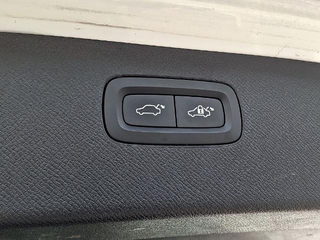 2020 Volvo XC90 T6 Inscription 6 Passenger