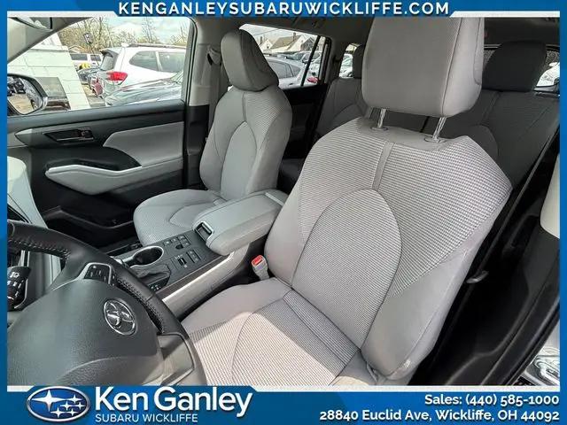 2023 Toyota Highlander LE