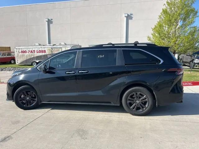 2024 Toyota Sienna Woodland Edition