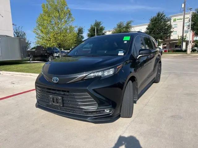 2024 Toyota Sienna Woodland Edition