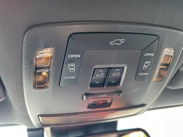 2024 Toyota Sienna Woodland Edition