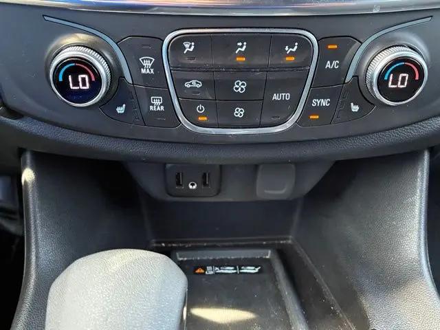 2022 Chevrolet Traverse AWD LT Cloth