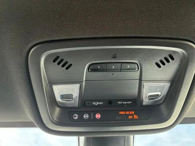 2022 Chevrolet Traverse AWD LT Cloth