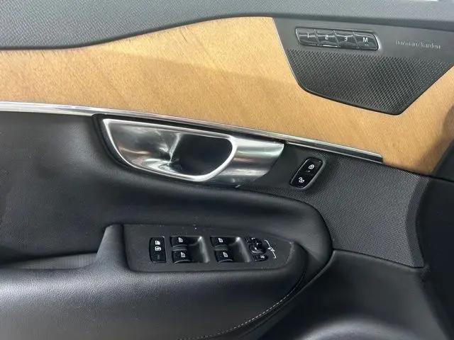 2023 Volvo XC90 B6 Plus 7-Seater