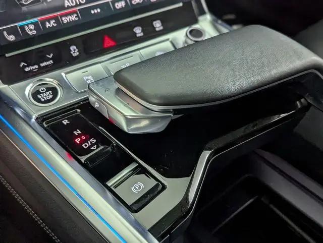 2024 Audi e-tron Prestige quattro