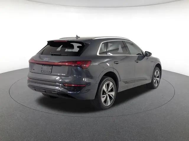 2024 Audi e-tron Prestige quattro