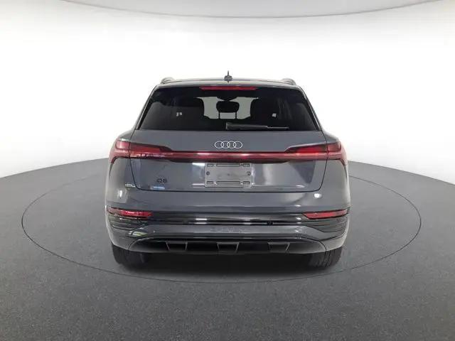 2024 Audi e-tron Prestige quattro