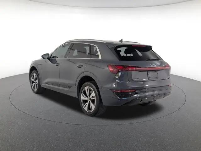 2024 Audi e-tron Prestige quattro