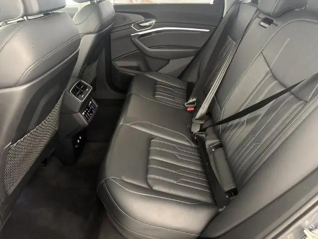 2024 Audi e-tron Prestige quattro