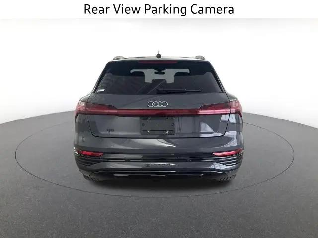 2024 Audi e-tron Prestige quattro