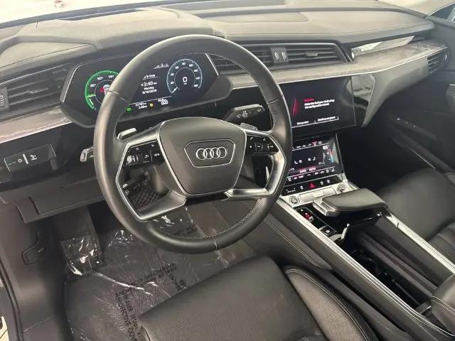 2024 Audi e-tron Prestige quattro