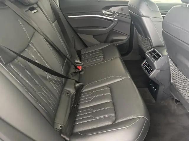 2024 Audi e-tron Prestige quattro