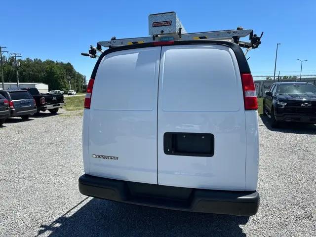 2022 Chevrolet Express Cargo Van RWD 2500 Regular Wheelbase WT