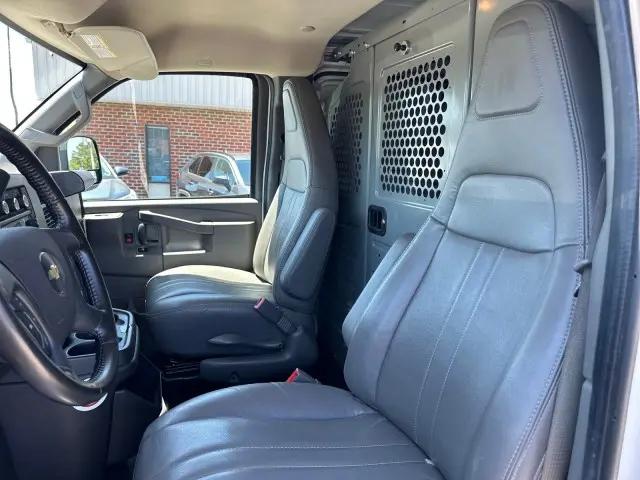 2022 Chevrolet Express Cargo Van RWD 2500 Regular Wheelbase WT