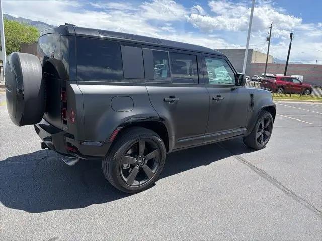 2025 Land Rover Defender 110 P500 X-Dynamic SE