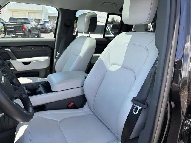 2025 Land Rover Defender 110 P500 X-Dynamic SE