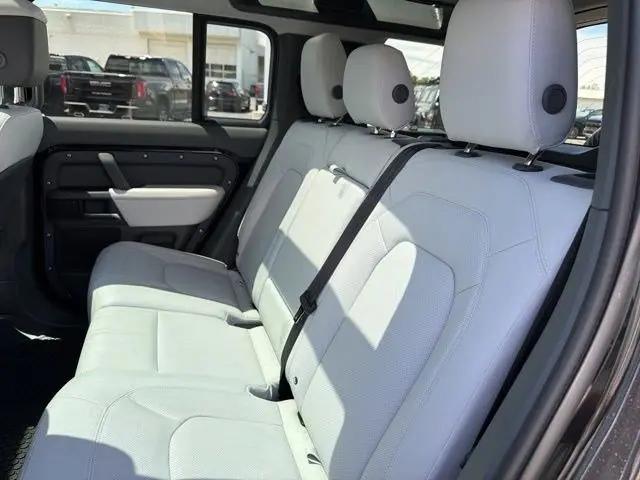 2025 Land Rover Defender 110 P500 X-Dynamic SE