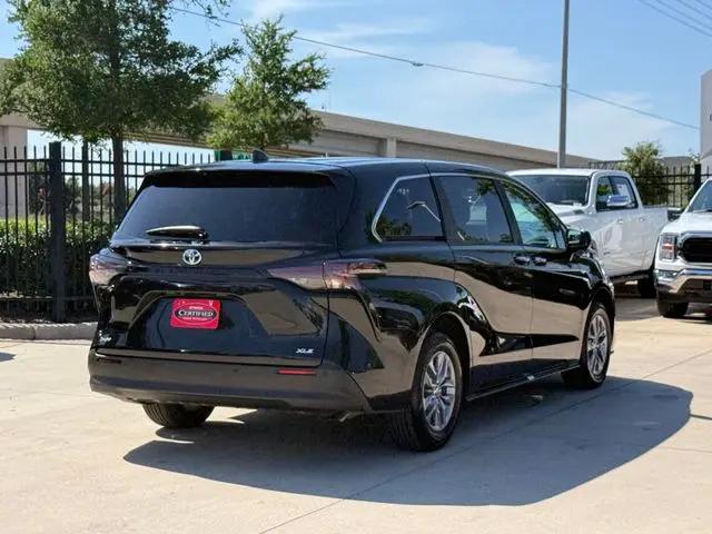 2025 Toyota Sienna XLE