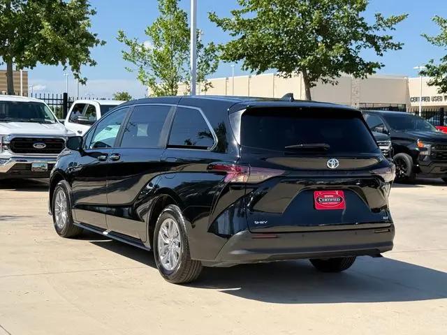 2025 Toyota Sienna XLE