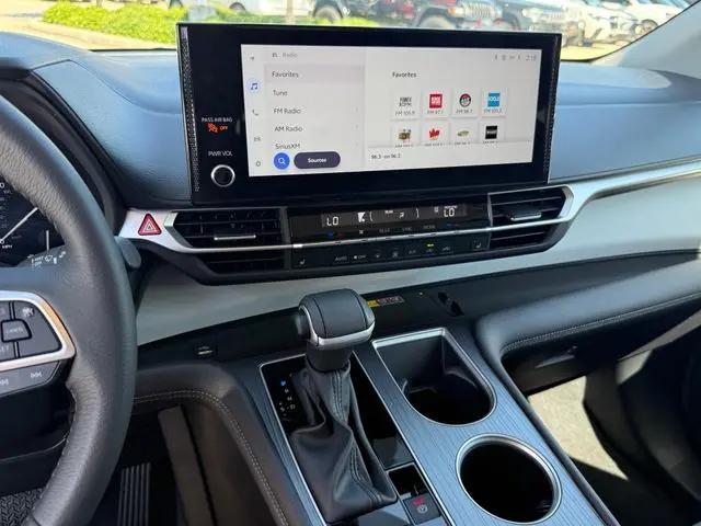 2025 Toyota Sienna XLE