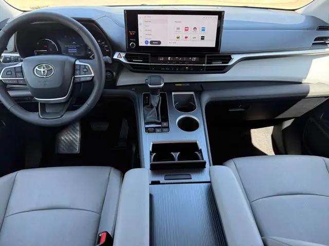 2025 Toyota Sienna XLE