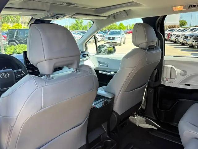 2025 Toyota Sienna XLE
