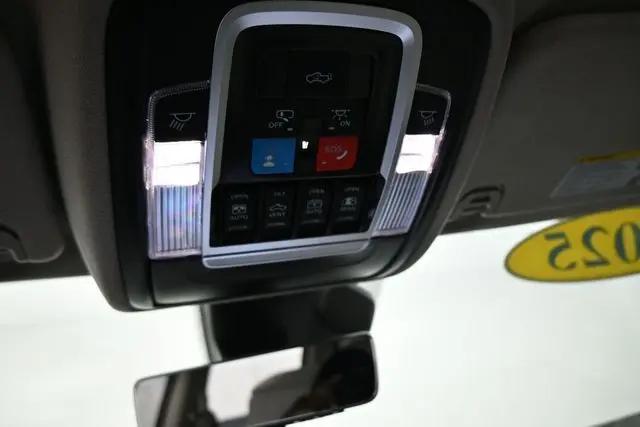 2025 Ram 1500 Tungsten Crew Cab 4x4 57 Box