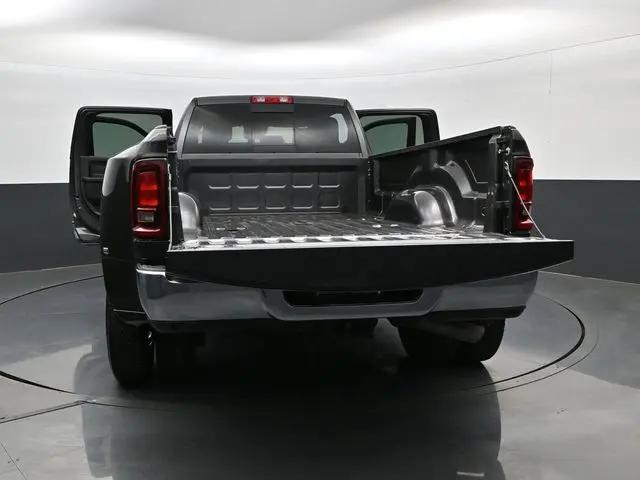 2025 Ram 3500 Tradesman Crew Cab 4x4 8' Box