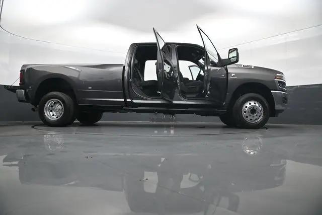 2025 Ram 3500 Tradesman Crew Cab 4x4 8' Box