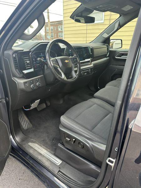 2022 Chevrolet Silverado 1500 4WD Crew Cab Short Bed LT with 2FL