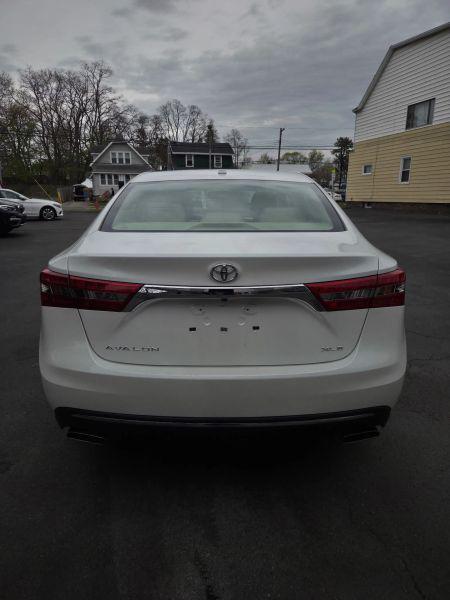 2017 Toyota Avalon XLE Premium