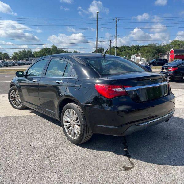 2011 Chrysler 200 Limited