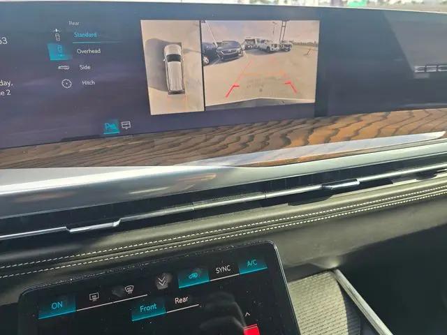 2025 Cadillac Escalade Sport Platinum