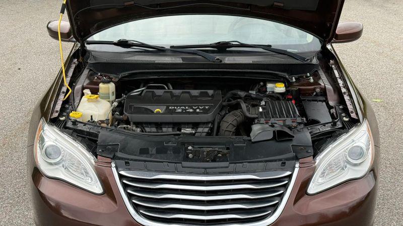 2013 Chrysler 200 Touring