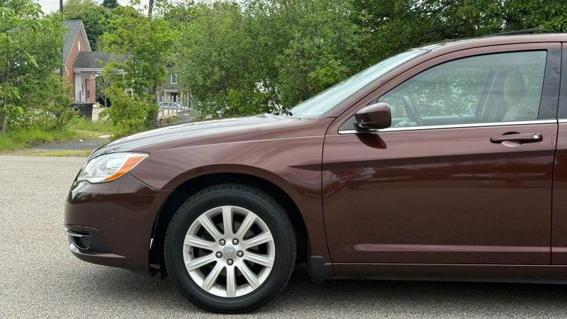2013 Chrysler 200 Touring