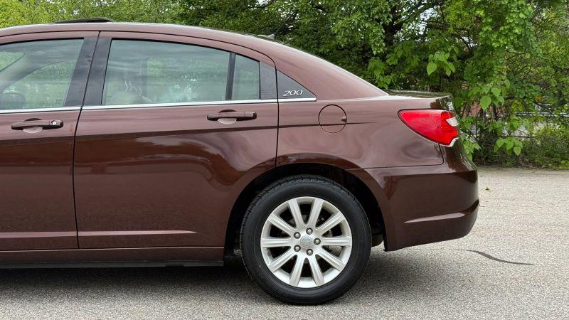2013 Chrysler 200 Touring