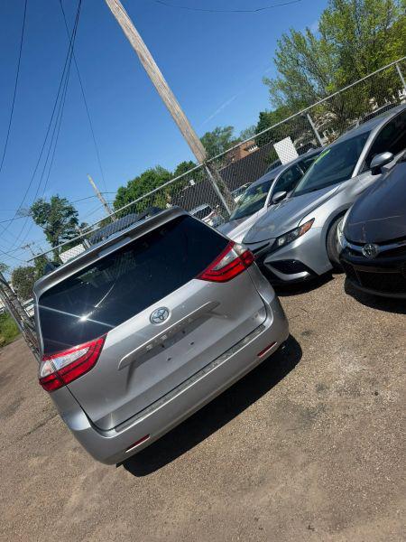 2015 Toyota Sienna LE 7 Passenger