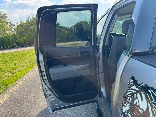 2010 Toyota Tundra Grade 5.7L V8