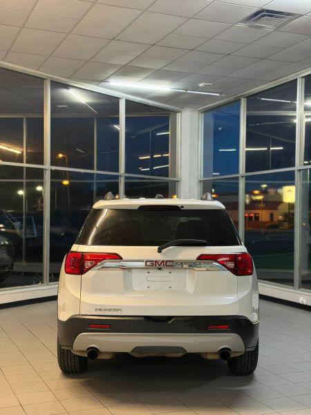 2017 GMC Acadia SLE-2