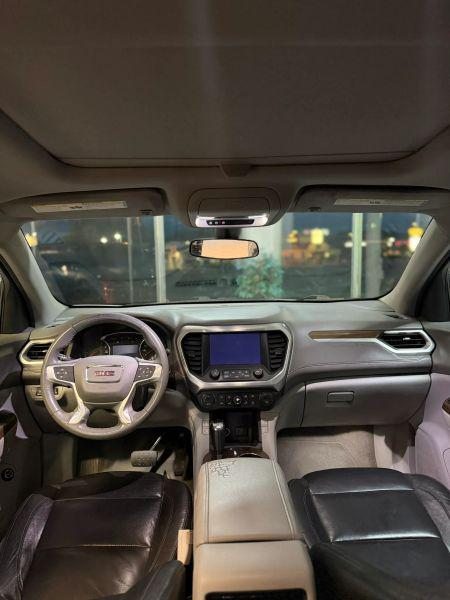 2017 GMC Acadia SLE-2