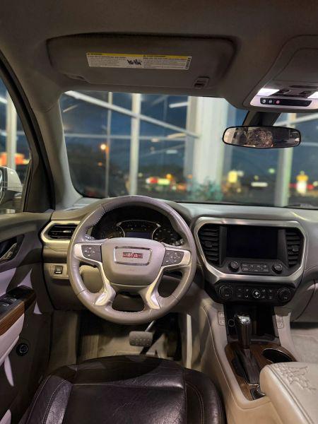 2017 GMC Acadia SLE-2