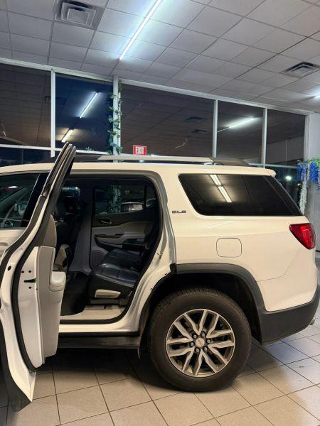 2017 GMC Acadia SLE-2