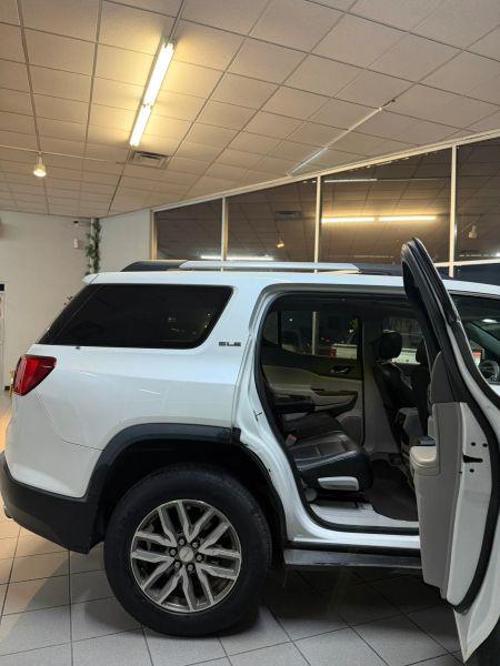 2017 GMC Acadia SLE-2